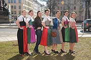 Finalistinnen zur Wahl der Bayerischen Bierkönigin 2013 (©Foto: Ingrid Grossmann)